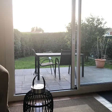 Maison Entiere Avec Deux Et Un Jardin Dans Avec Piscine Et Parking Prive Proche De La Et De La Marina Au Calme Holiday home *